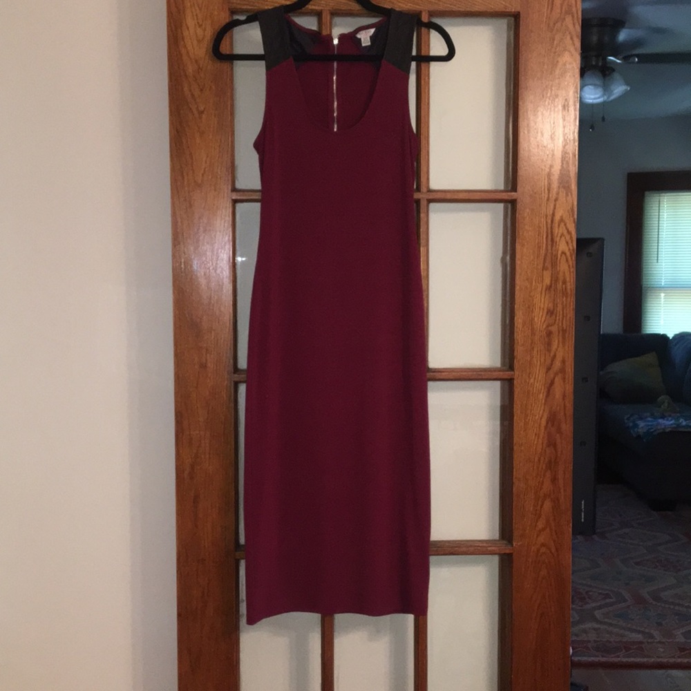 burgundy bodycon GUESS dress